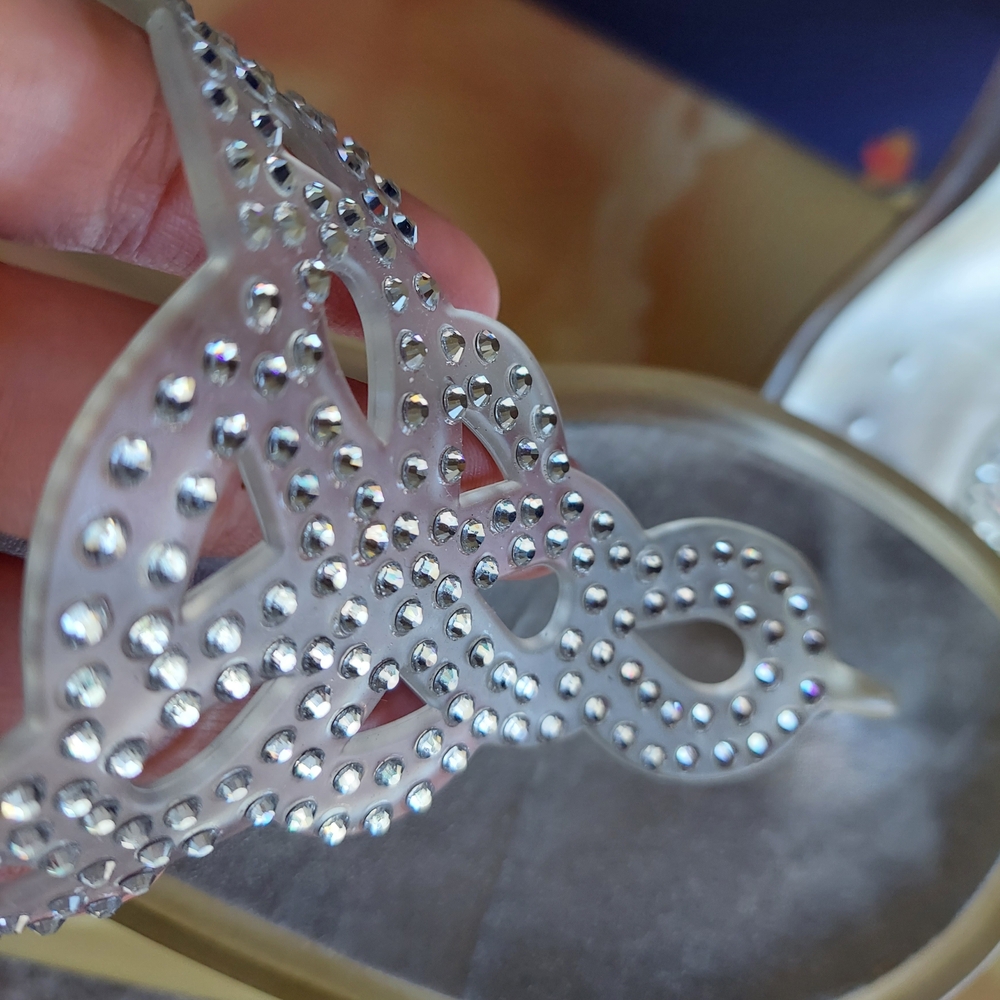 Stuart Weitzman Crystal Metallic Jelly Sandals Size 9M